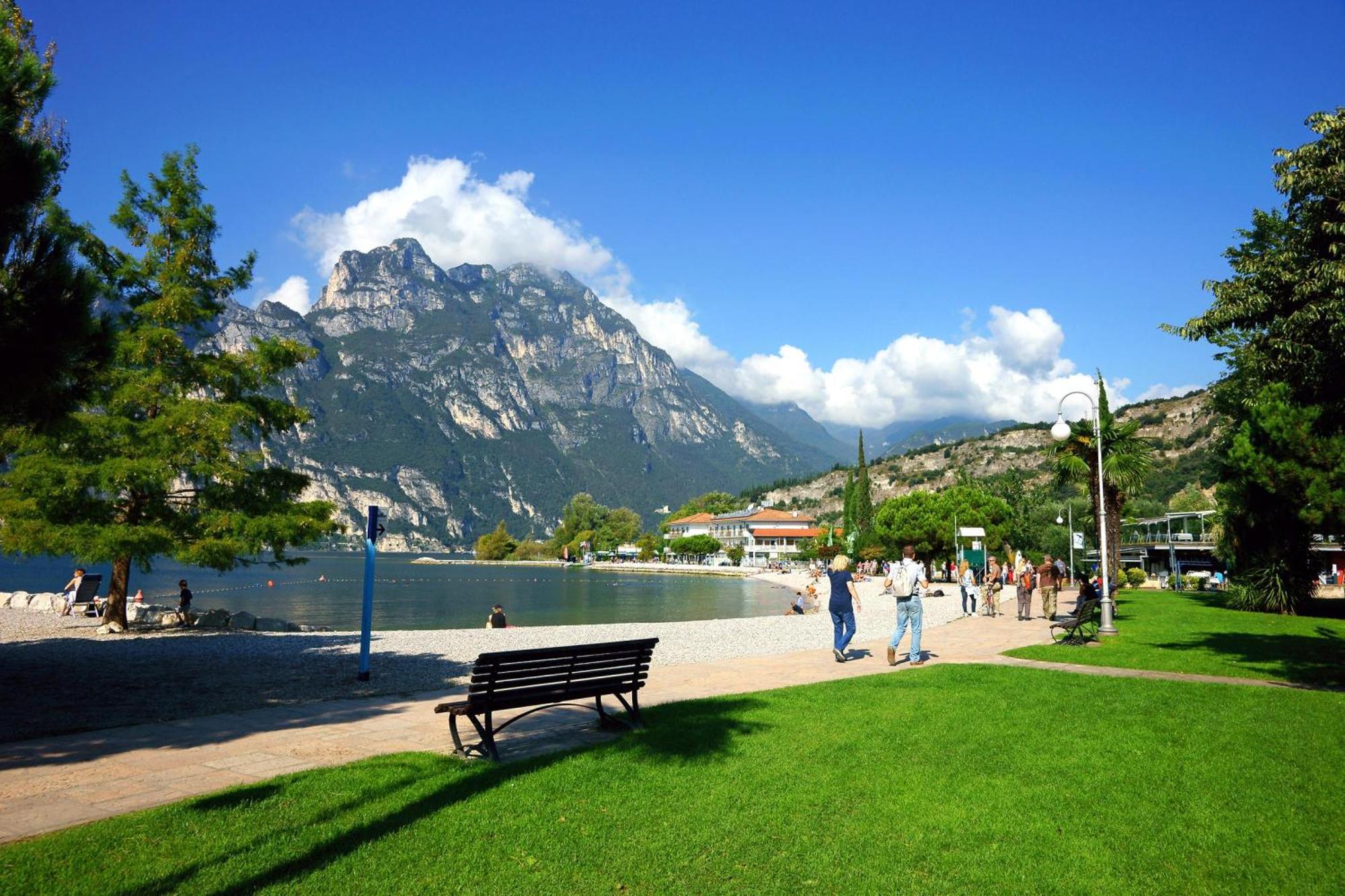 Riva Lago E Spiaggia Apartment - Happy Rentals Exterior foto